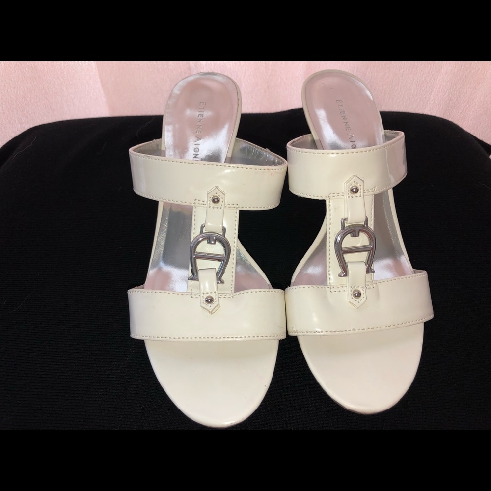 Beautiful Etienne Aigner patent look sandals!